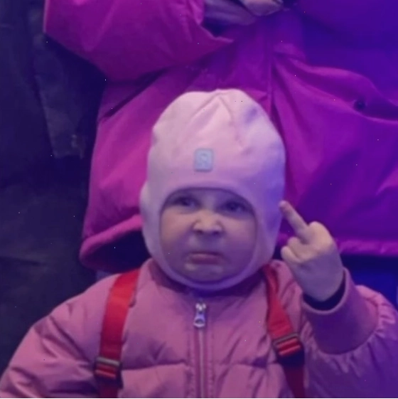 Meme em bé với biểu cảm 