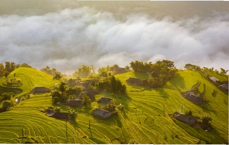 Người dân tộc thiểu số trong trang phục truyền thống tại Hà Giang