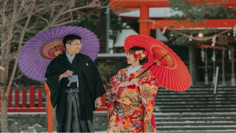 Người phụ nữ Nhật Bản trong trang phục Kimono
