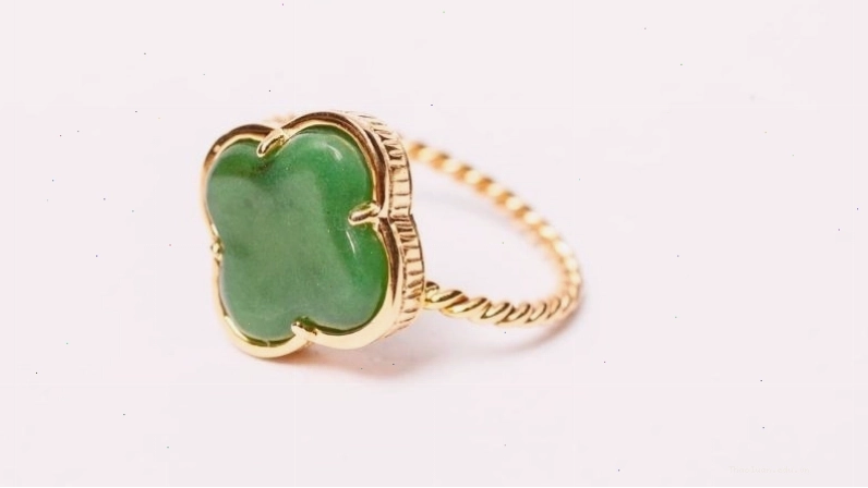Nhẫn cỏ bốn lá đính đá ruby