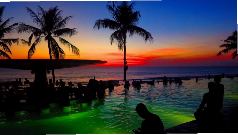 Sự sang trọng và nhộn nhịp tại bãi biển Seminyak Bali