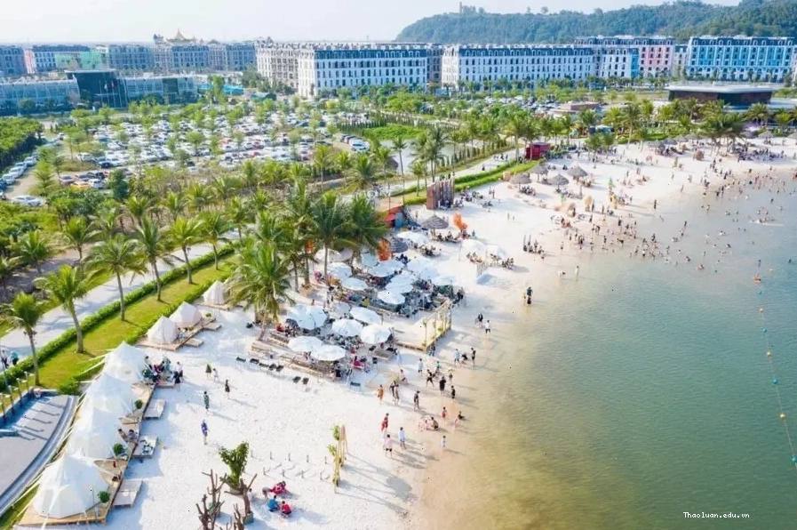 Sự sôi động tại biển Đồ Sơn