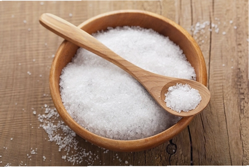 Súc miệng với dầu dừa để làm trắng răng