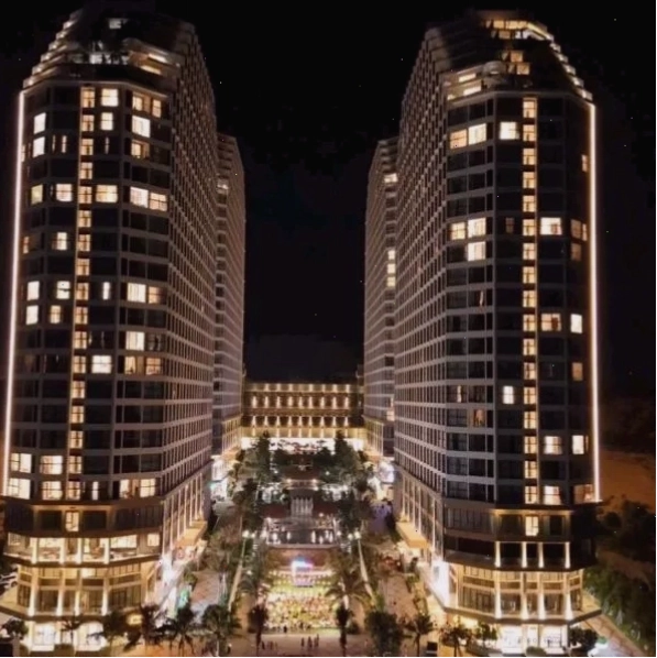 The Cliff Resort & Residences với hồ bơi vô cực và tầm nhìn biển