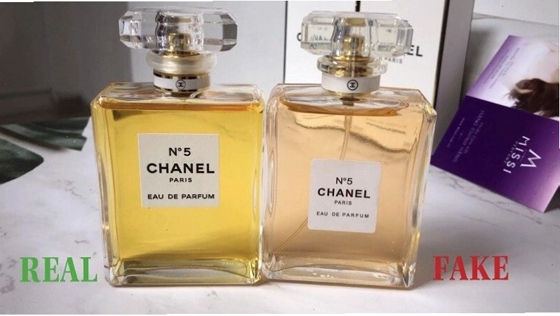 Thiết kế chai nước hoa thật thường tinh xảo và sắc nét