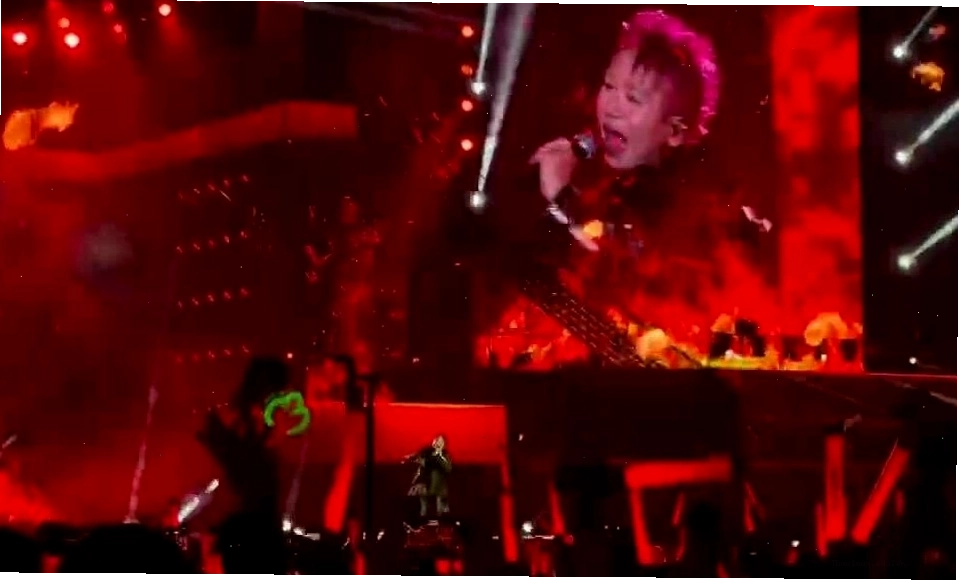Tiết mục 'Cô đôi thượng ngàn' trong concert Anh trai vượt ngàn chông gai