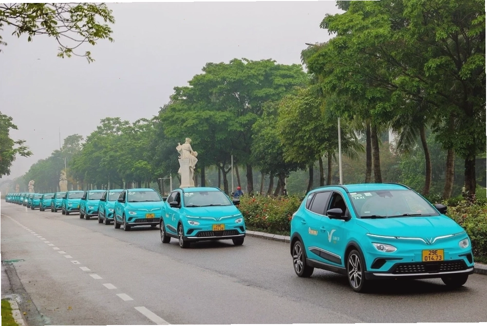 Toàn cảnh bãi biển Mỹ Khê Đà Nẵng với bờ cát trắng và làn nước xanh biếc