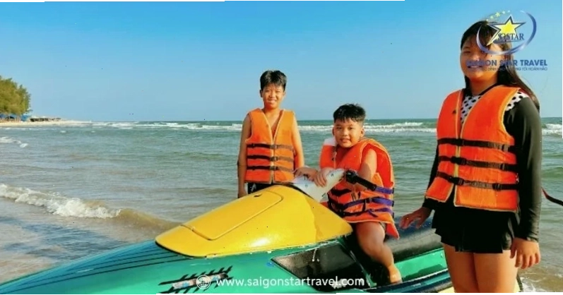 Trải nghiệm các hoạt động thể thao dưới nước tại biển Lagi
