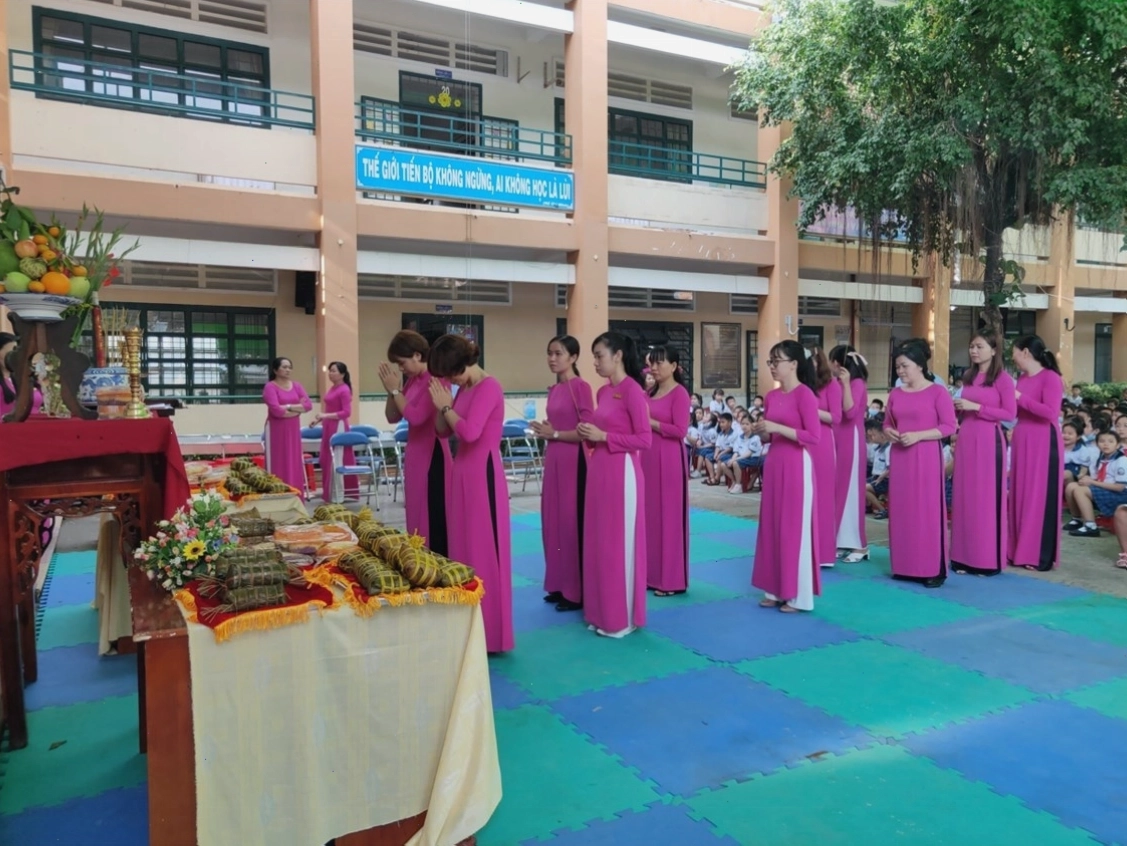 Trang phục truyền thống trong Lễ Giỗ Tổ