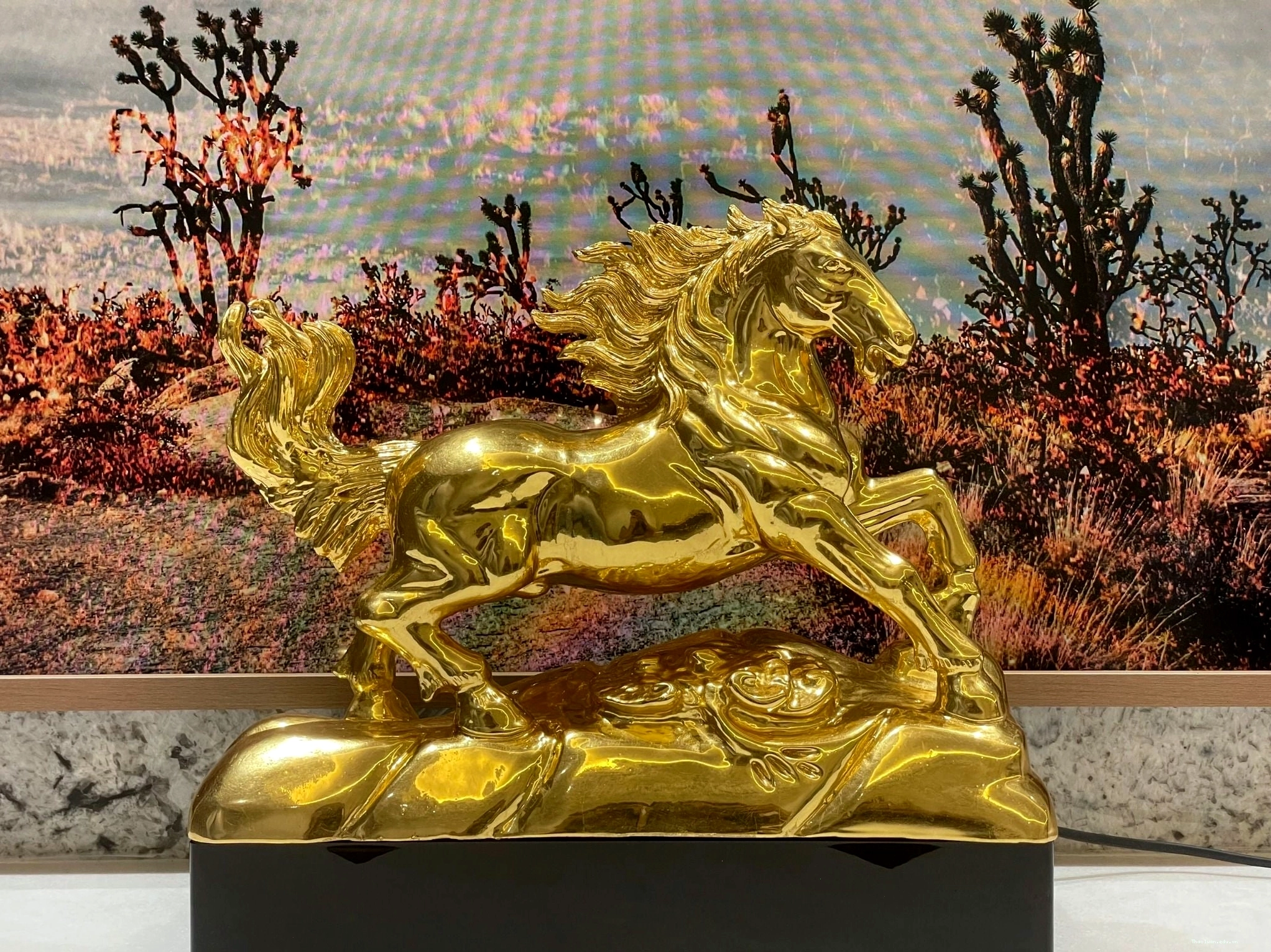 Tượng ngựa phong thủy mạ vàng 24k sang trọng
