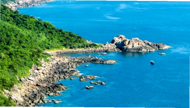 Vẻ đẹp thơ mộng của bãi biển Tiên Sa