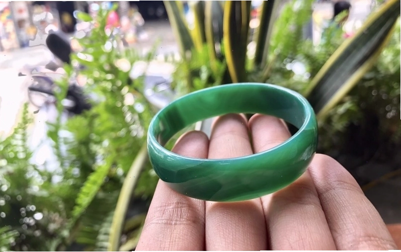 Vòng tay đá Mão Xanh mang lại cơ hội mới