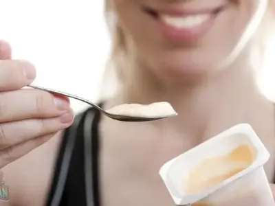 Hướng dẫn nhận biết sữa chua bị hư bằng mắt thường