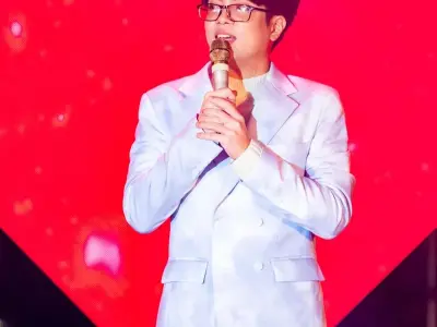 Bộ sưu tập ảnh Bùi Anh Tuấn phong cách lãng tử cuốn hút
