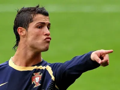 Xem ngay bộ sưu tập Ronaldo meme làm bùng nổ mạng xã hội