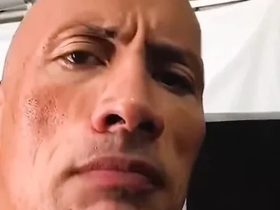 Khám phá The Rock Meme: Những Biểu Cảm "Chất Lừ" Gây Bão Mạng Xã Hội