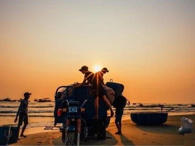 Khám phá vẻ đẹp hoang sơ của Bình minh biển Quảng Nam