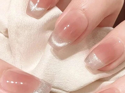Mẫu Nail Ombre Đơn Giản: Xu Hướng Làm Đẹp 2026