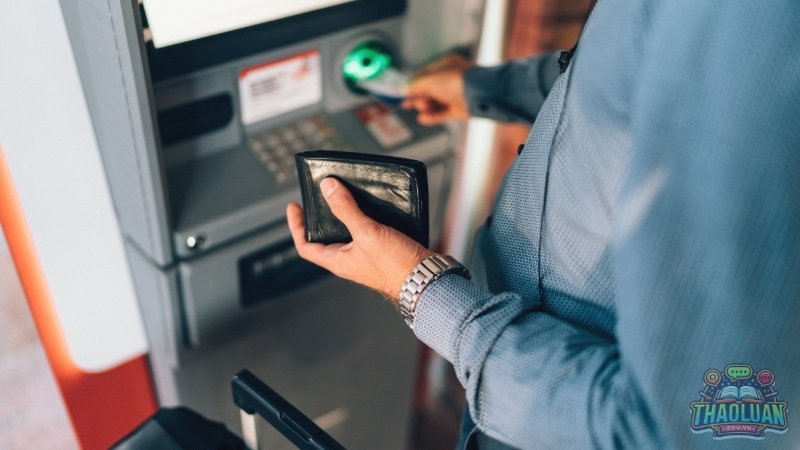 Hướng dẫn rút tiền bằng thẻ ATM