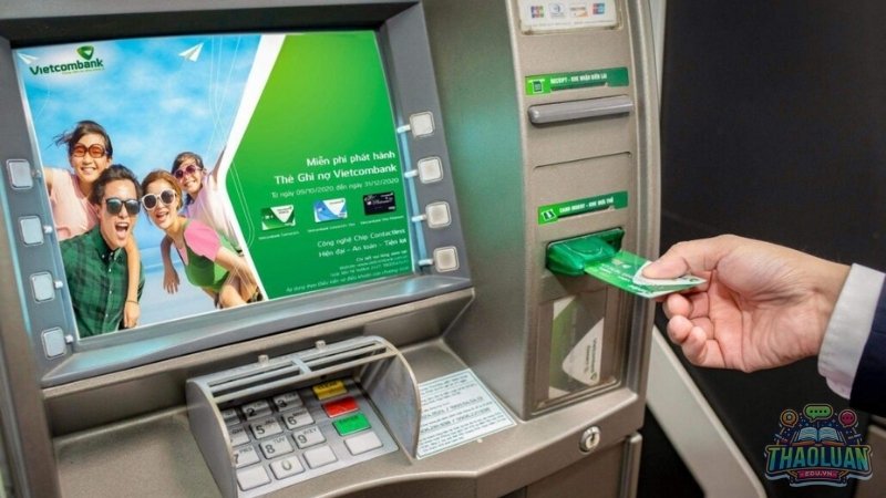 Hướng dẫn rút tiền ATM Vietcombank