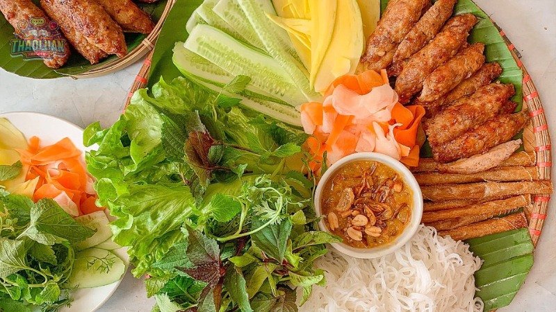 Ẩm thực địa phương tại Sơn Tiên 2