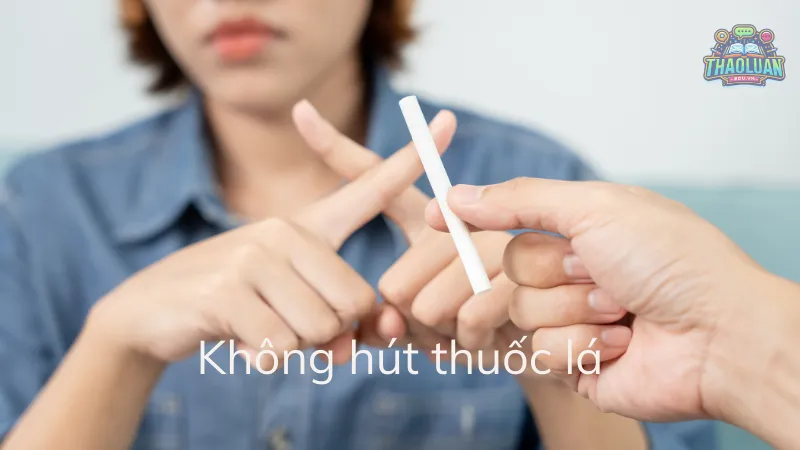 Tránh hút thuốc lá để giảm môi thâm